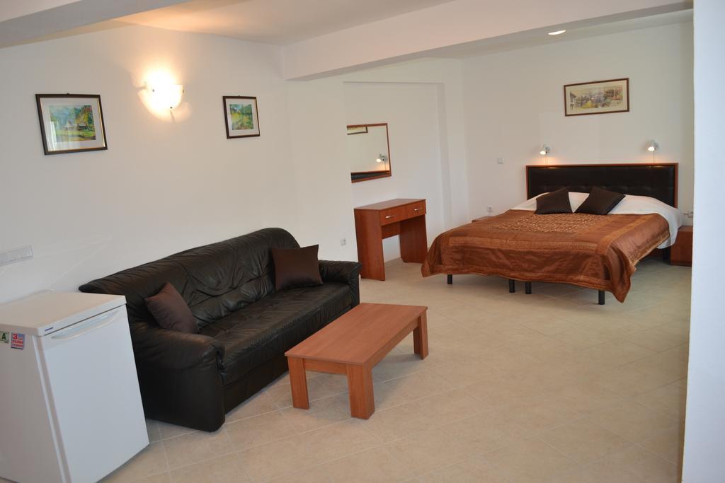 Family Hotel Magnolia Balchik Extérieur photo