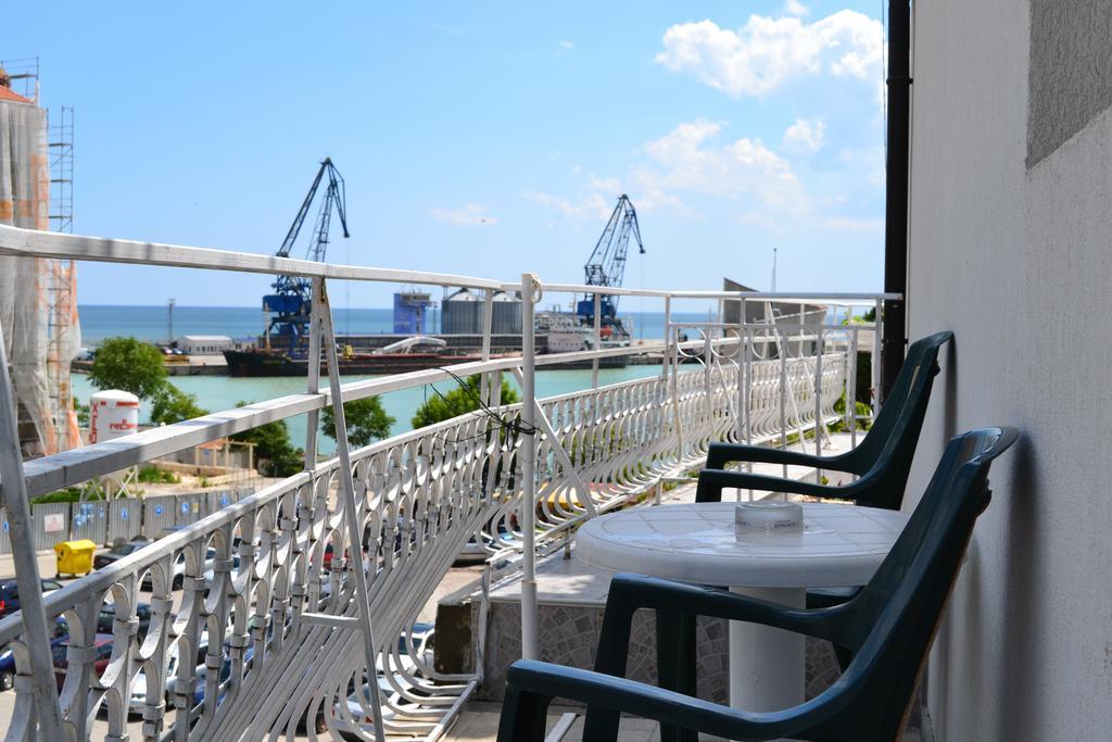 Family Hotel Magnolia Balchik Extérieur photo