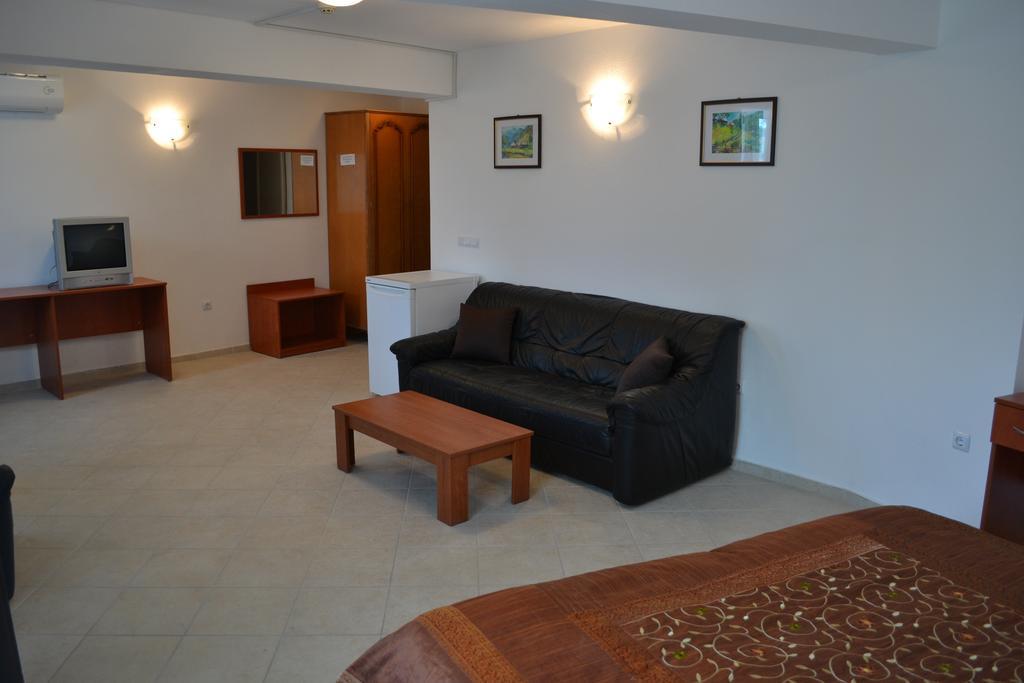 Family Hotel Magnolia Balchik Extérieur photo