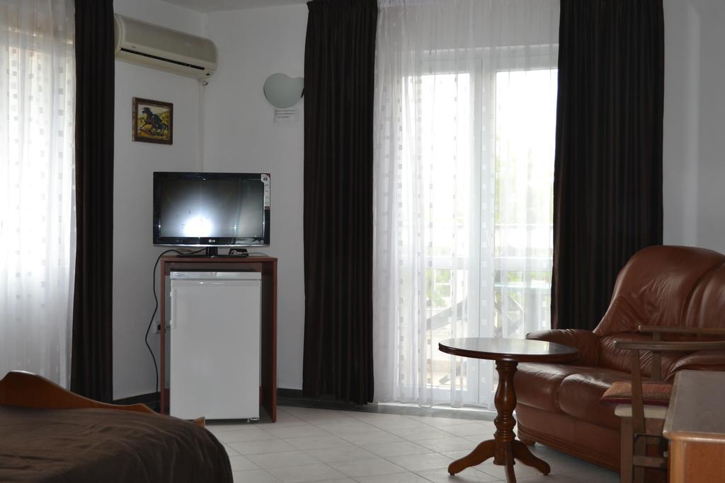 Family Hotel Magnolia Balchik Extérieur photo