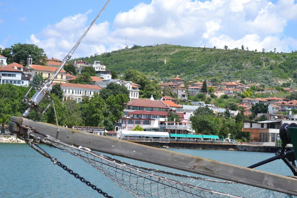Family Hotel Magnolia Balchik Extérieur photo