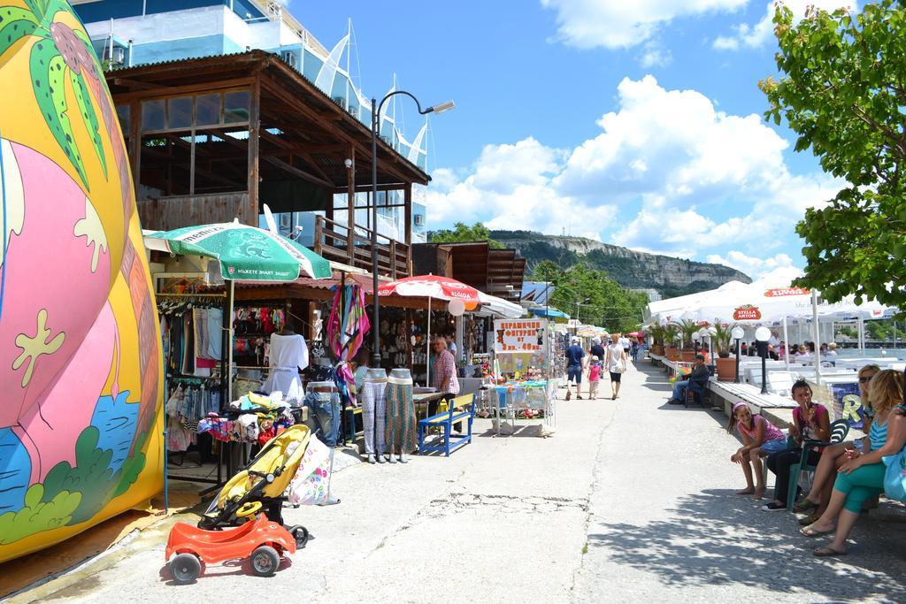 Family Hotel Magnolia Balchik Extérieur photo