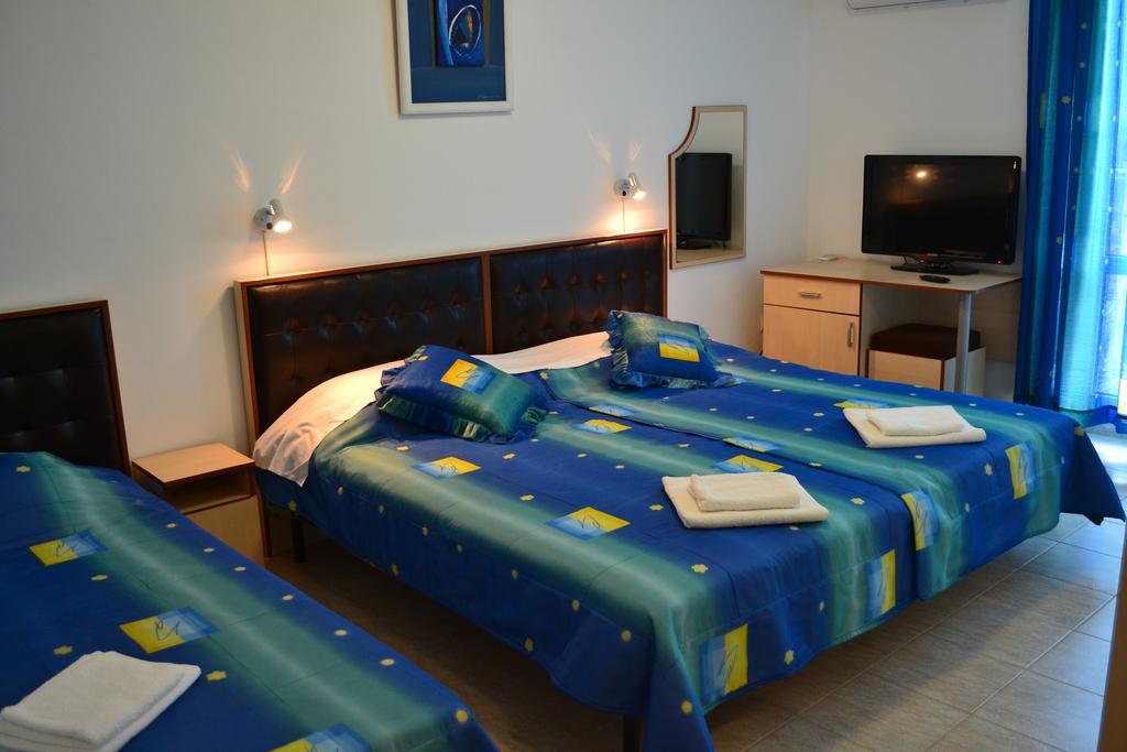 Family Hotel Magnolia Balchik Extérieur photo