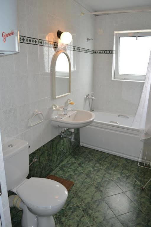Family Hotel Magnolia Balchik Extérieur photo